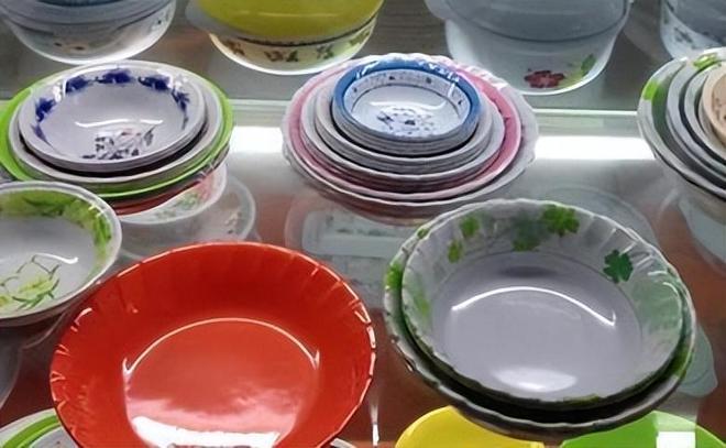 有多毒？重金属超标危害健康看你家有没有麻将胡了模拟器试玩遭曝光的“釉上彩碗”(图11)